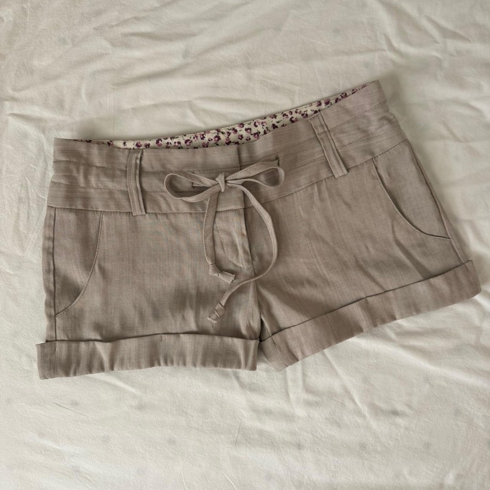 Y2K Deadstock low rise Tan shorts‎ with drawstring detail